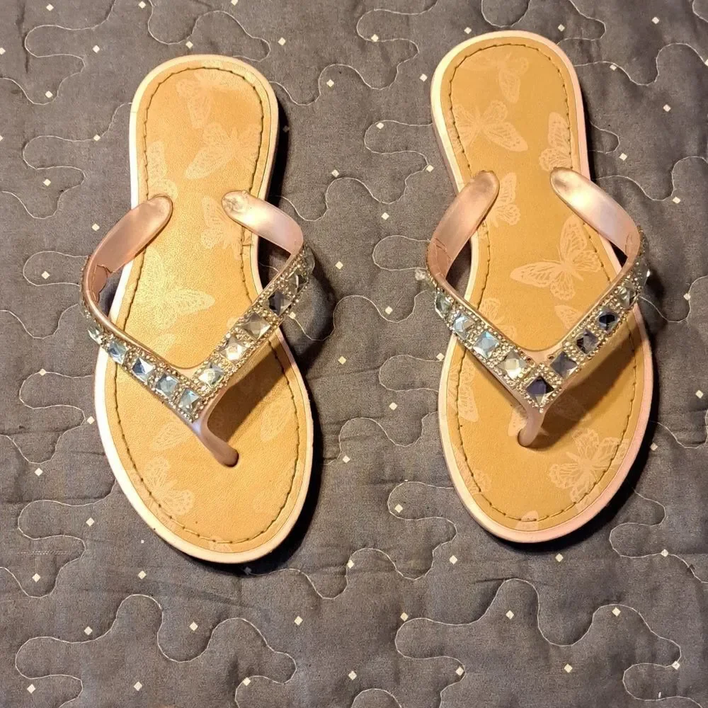 Bling flip flops size medium 13/1